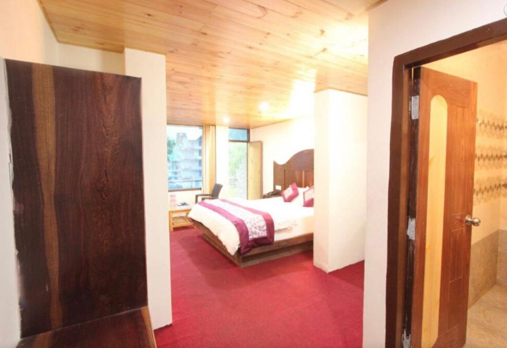 Hotel Devlok Inn Manāli Dış mekan fotoğraf